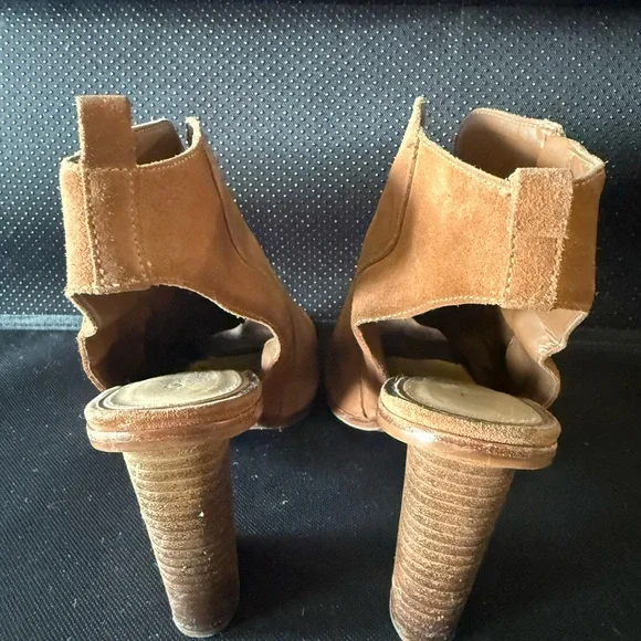 Gianni Bini Tylar Shoes, Women’s size 8 Tan Suede Booties, Side Zip, Block Heel - Picture 6 of 11